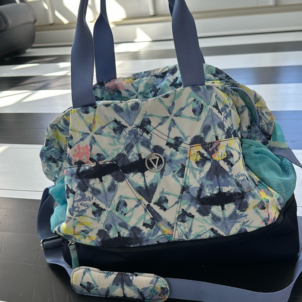 iviva duffle bag
